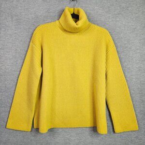 Tuckernuck Women's Ribbed Turtle Neck Sweater Size S